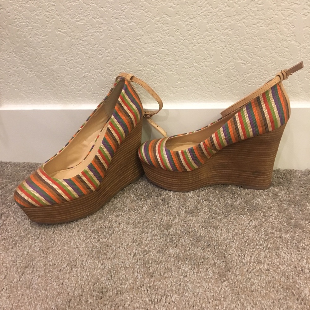 Multicolored wedges